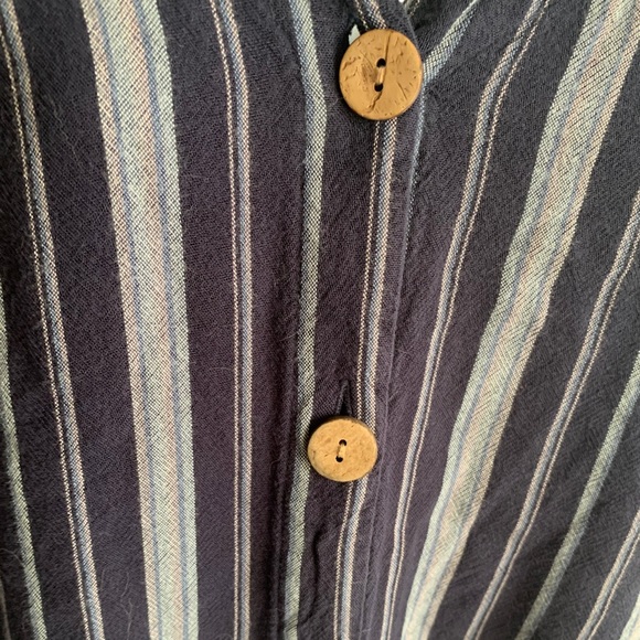 ⚡️3/$20 Cotton front tie button up - Picture 3 of 4